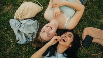 Hallan la relación entre el buen olfato y las amistades