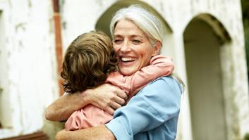 ¡Feliz Día del Abrazo 2024! Así reacciona tu cuerpo cuando lo abrazan