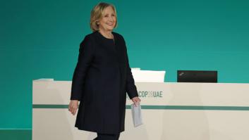 Los del Río se arrancan con 'La Macarena', invitan a Hillary Clinton a unirse y ella no dice que no