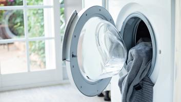 El truco desconocido del cepillo de dientes al usar la lavadora