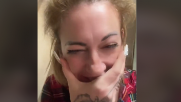 No puede contener la risa al contar la situación que vivió su marido con un juguete de su hija