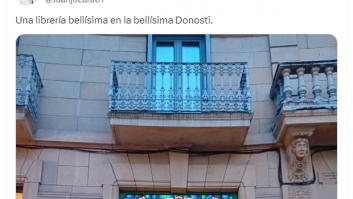 La puerta de esta librería de San Sebastián enamora con solo verla: la foto está arrasando