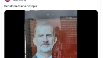 Lo que aparece en este cartel de Benidorm deja a todo el mundo loco