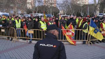 Casi 600 agricultores se agolpan a las puertas de la Feria de Valladolid horas antes de que dé comienzo la gala de los Goya