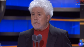 Atronador aplauso a Almodóvar por su respuesta en pleno directo de los Goya a un dirigente de Vox