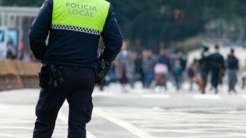 El campeón del mundo de kickboxing se une a la policía local de un conocido pueblo de Menorca