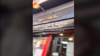 Va a una tienda de Madrid y el cartel que encuentra en la puerta le devuelve la fe en la Humanidad