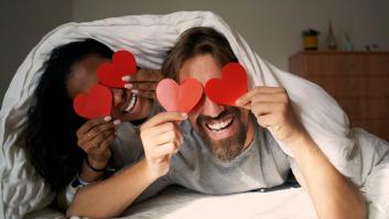 Un conocido psicólogo desvela cuál es el motivo científico por el que la gente se enamora