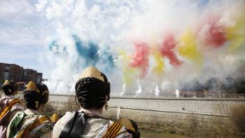 La mascletá de Almeida: poco público y pájaros volando de sus nidos