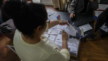 El voto emigrante no alterará la mayoría del PP: un puñado de votos puede restarle un escaño