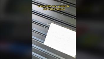 Ve este cartel en la puerta de un bar y dice que es el resumen más perfecto de lo que es España