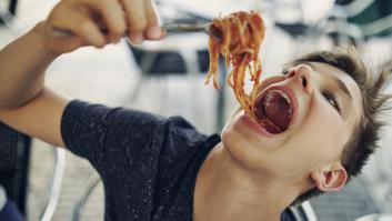 Una reputada neuropediatra relaciona a los niños dormilones y comilones con el cerebro