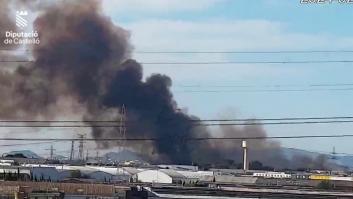 Un incendio en un cañar desata cortes ferroviarios en Castellón