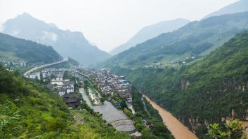 La ciudad más estrecha del mundo aloja a 400.000 personas apretadas en un desfiladero