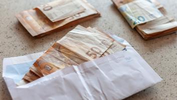 Pide 18.000 euros a su madre, no se los devuelve y la mujer se venga (y de qué forma) tras su muerte