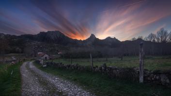 Un influencer portugués compra medio pueblo en la frontera con España por 100.000 euros