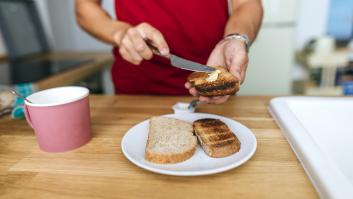 Ponen las tostadas en el punto de mira y revelan lo que le pasa a tu cuerpo si comes todos los días