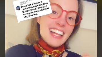 Una profesora de inglés responde al comentario de un 'hater' que critica que imparta clases gratis