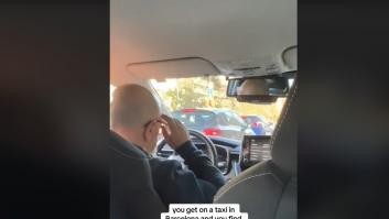 Lo que hace este taxista de Barcelona es insólito y la reacción de quienes ven la escena es unánime