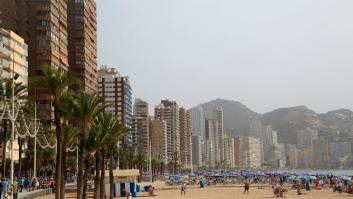 La semana loca de la playa de Benidorm con un coche en la arena y una mochila llena de cocaína