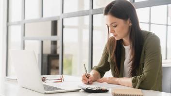 Esto es lo que te puede llegar a cobrar un gestor por hacerte la declaración de la Renta