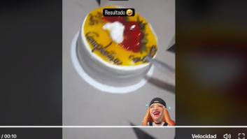 Dice a la pastelería que escriban en grande "feliz cumpleaños" en la tarta y le acaban poniendo esto