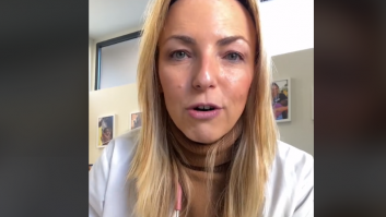 Una pediatra desmonta el mito de lo que puede pasarte si usas el baño público sin cuidado