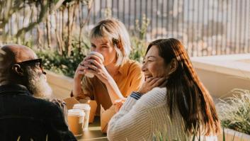 Un experto en Harvard revela el tipo de amigo que necesitamos para ser felices
