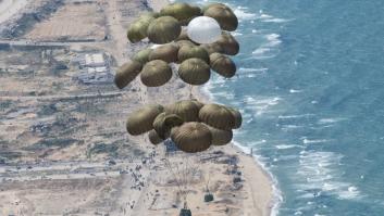 Al menos 18 palestinos mueren al ir a recoger ayuda lanzada por aire en Gaza