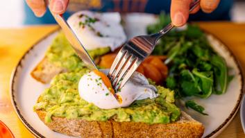Pide este desayuno de moda en una cafetería y lo que le sirven lleva decenas de miles de 'me gusta'