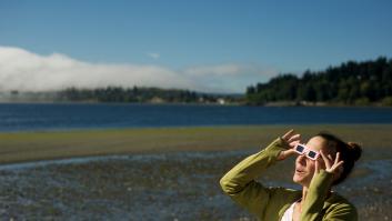 Alertan de ceguera a los que miren el eclipse de abril sin la protección adecuada