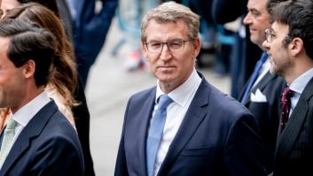 Las cámaras captan la salida de Feijóo tras la boda de Almeida y ojo a lo que pasa