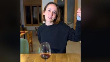 Una conocida experta cata el vino Don Simón y este es su veredicto