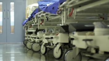 La lista de espera para una operación en la pública bate récord con casi 850.000 pacientes