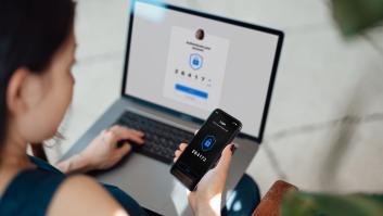 Pierde la clave para entrar en su banco alemán y lo que tiene que hacer es un total delirio