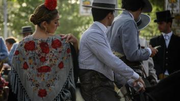 Sevillanos, a las urnas: la ciudad elige (de nuevo) cómo será la Feria de Abril