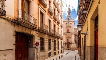 La multaza que no sabías que te puede caer por cantar en esta ciudad española