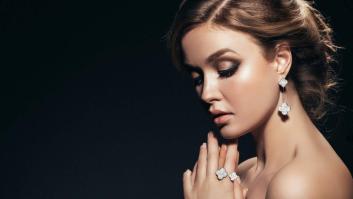 Una prestigiosa tienda de joyería vende por error pendientes de diamantes y oro por solo 13 euros