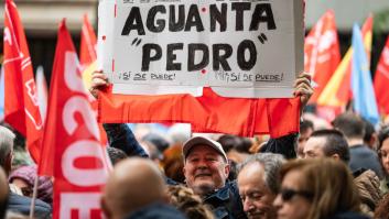 Sánchez elude el "precipicio": así ve la prensa internacional el 'me quedo' del presidente