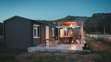 Un pueblo de Ávila dice 'basta' a la invasión de casas prefabricadas ilegales y lanza un ultimátum: "Son un riesgo"