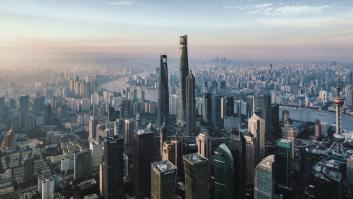 Surge una nueva profesión tras el auge de los rascacielos altísimos: las personas que llevan comidas a pisos superiores