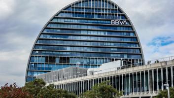 El BBVA propone al Sabadell un canje de una acción suya por 4,83 títulos del banco catalán