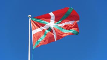 Desaparece la ikurriña más grande de Vitoria