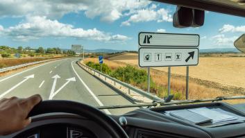 Pide un sándwich de jamón y queso en un bar de carretera y se queda flipando con lo que le sirven