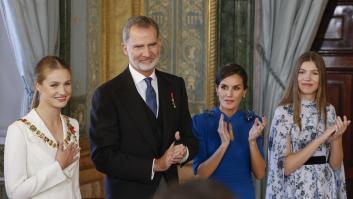 Un Mortadelo a Felipe, una blusa de Ucrania a Letizia o un gorro legionario a Leonor: los regalos que recibieron en 2023