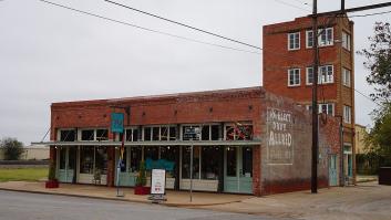 La estafa que dio lugar al rascacielos más pequeño del mundo