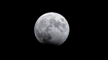 China presenta un vehículo en la cara oculta de la Luna
