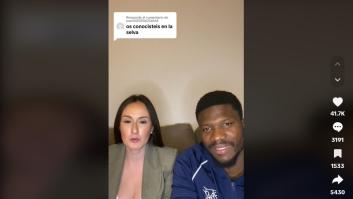 Les dice que si se conocieron en la selva y ellos se coronan con su magistral respuesta