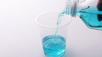 Los expertos echan por tierra el enjuague bucal de moda: pérdida de tiempo y con inconvenientes