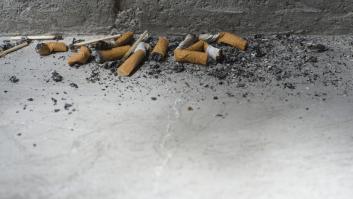 Esto es lo que piensan los españoles sobre sancionar a los que tiren colillas al suelo